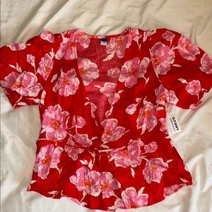 Old Navy Women's Red Floral Top